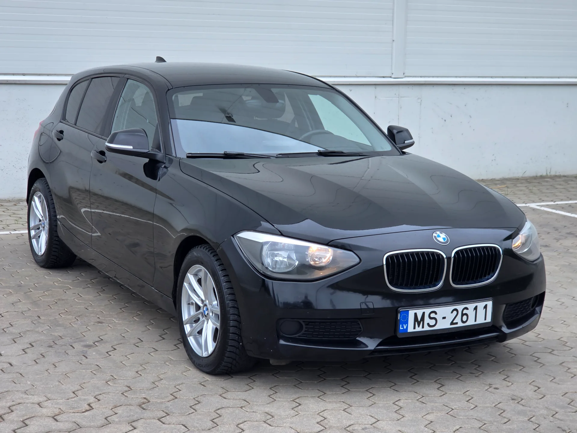 BMW 118, 2012