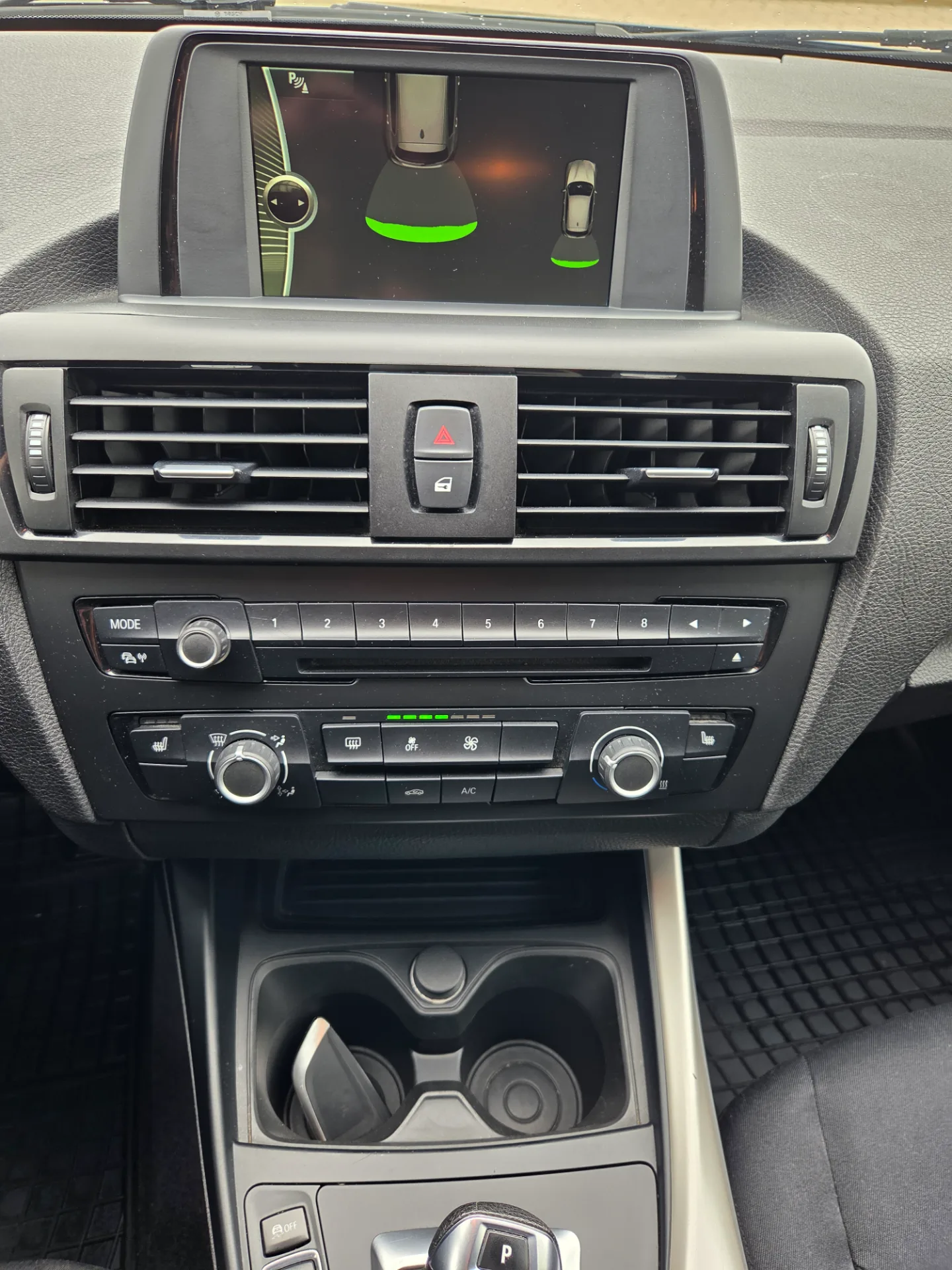 BMW 118, 2012 — 18