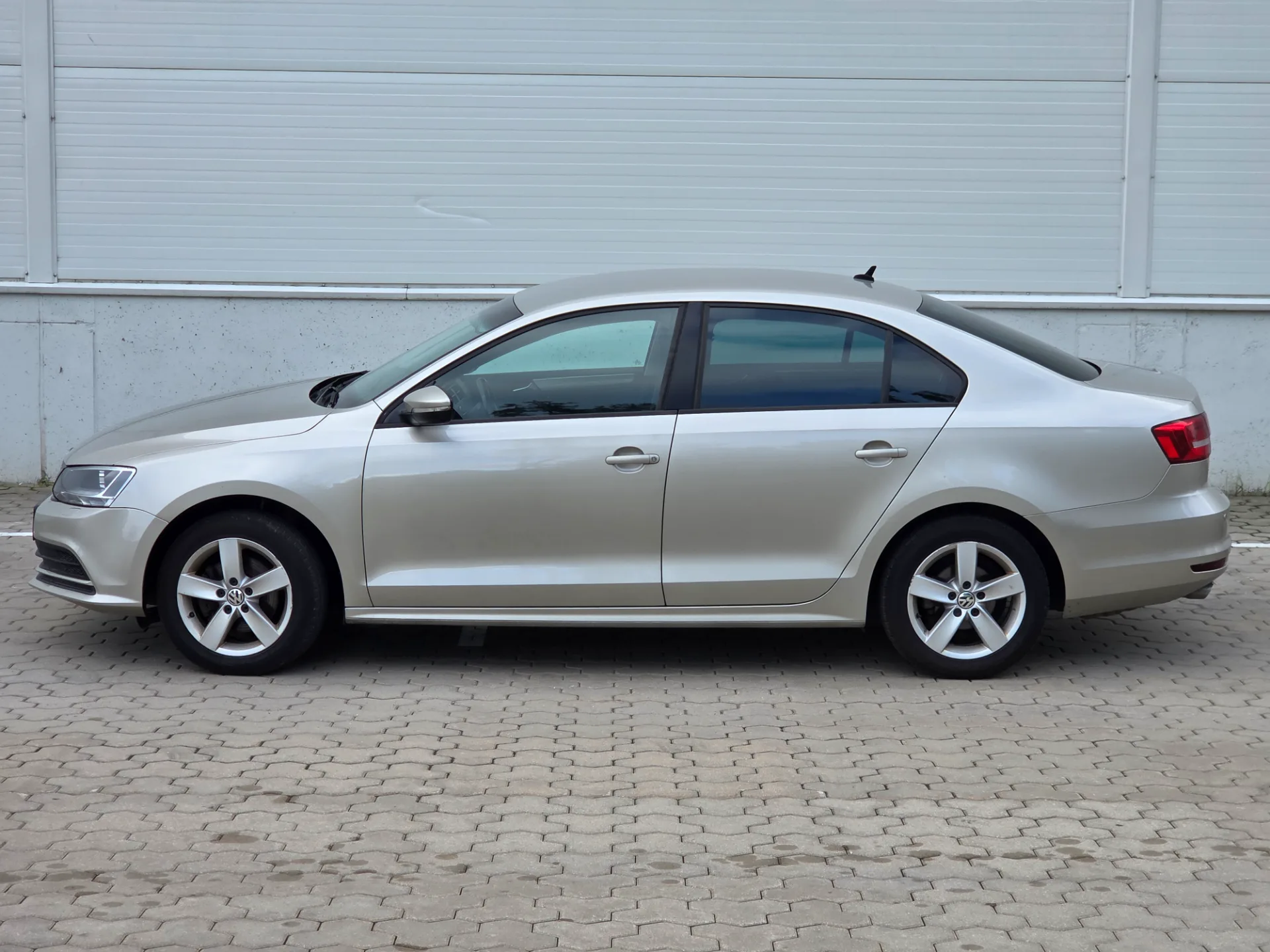 Volkswagen Jetta, 2015 — 11