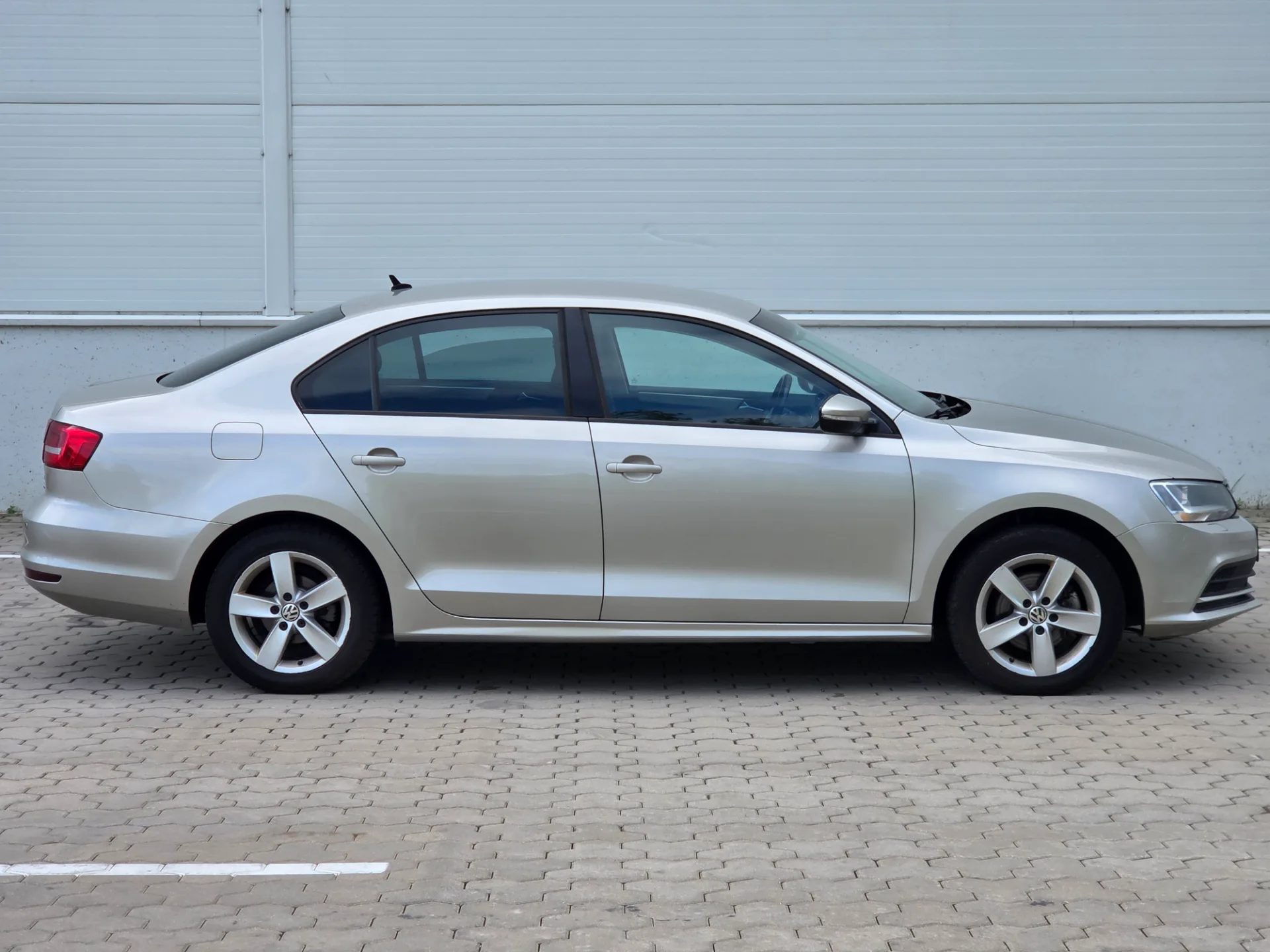Volkswagen Jetta, 2015 — 17