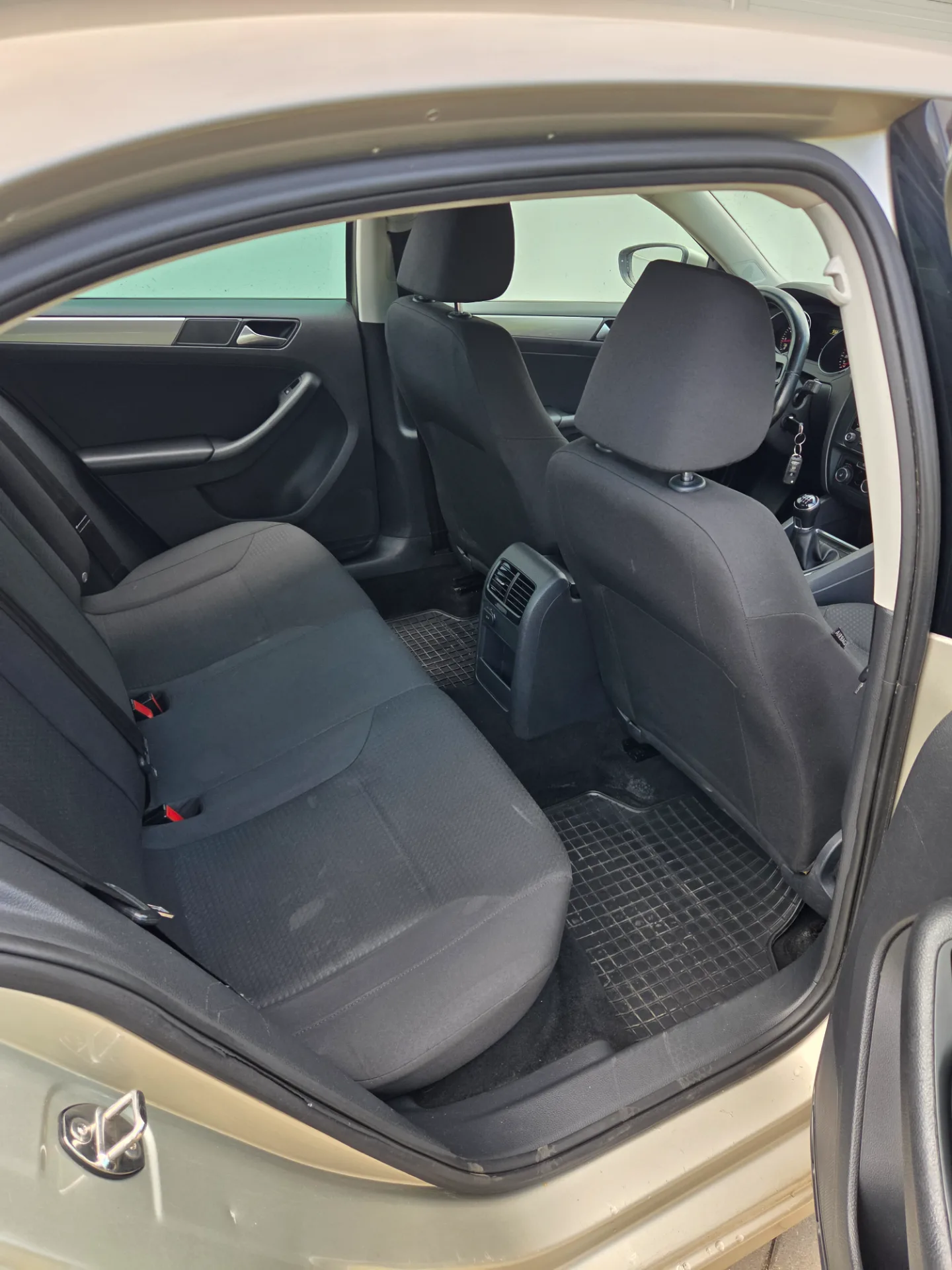 Volkswagen Jetta, 2015 — 23