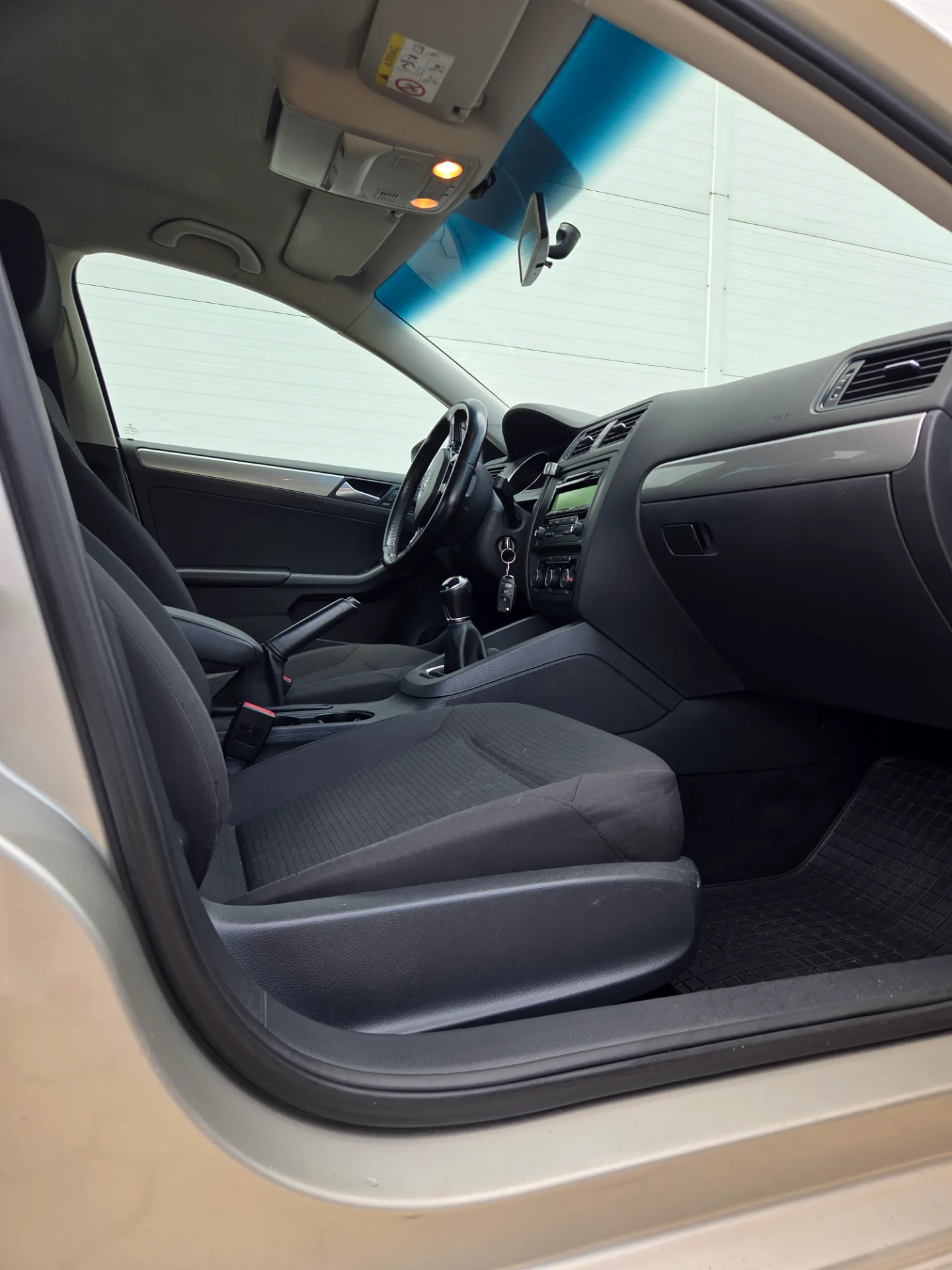 Volkswagen Jetta, 2015 — 24