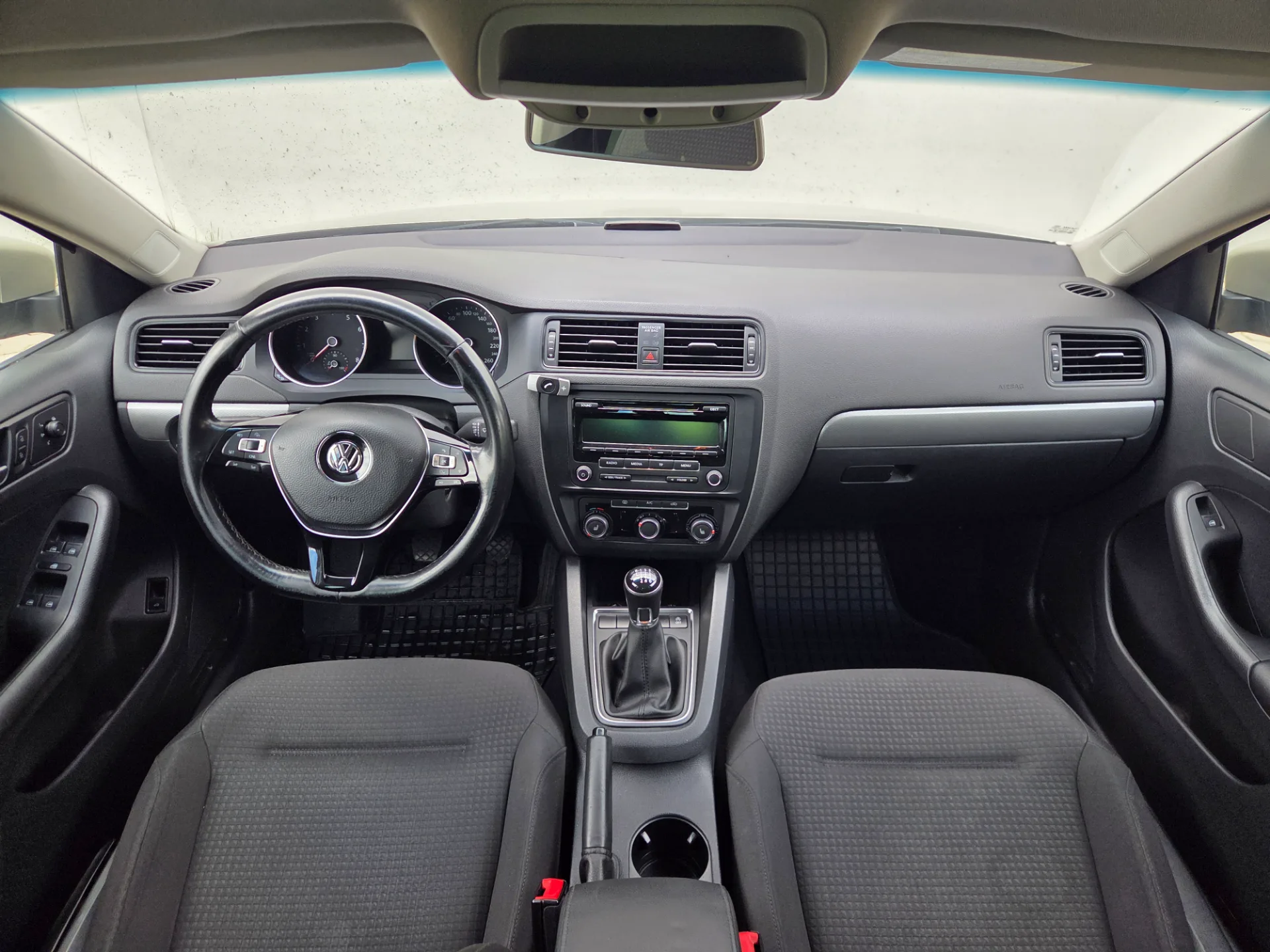 Volkswagen Jetta, 2015 — 26
