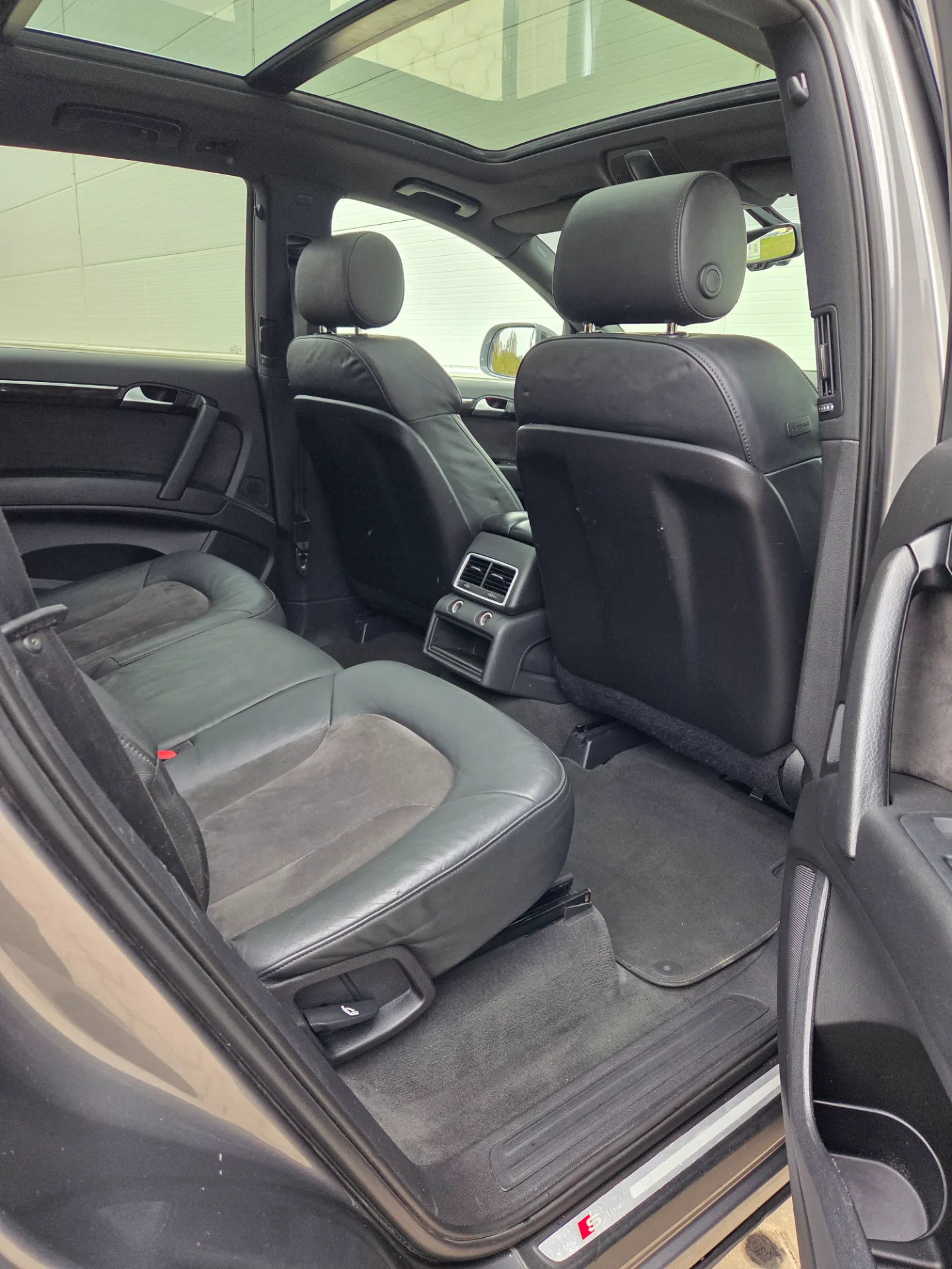 AUDI Q7, 2010 — 32