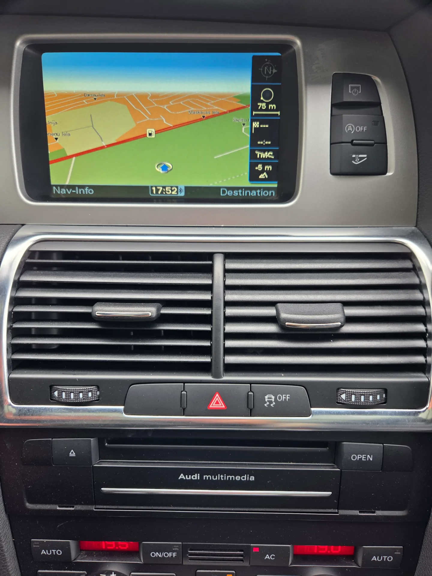 AUDI Q7, 2010 — 38