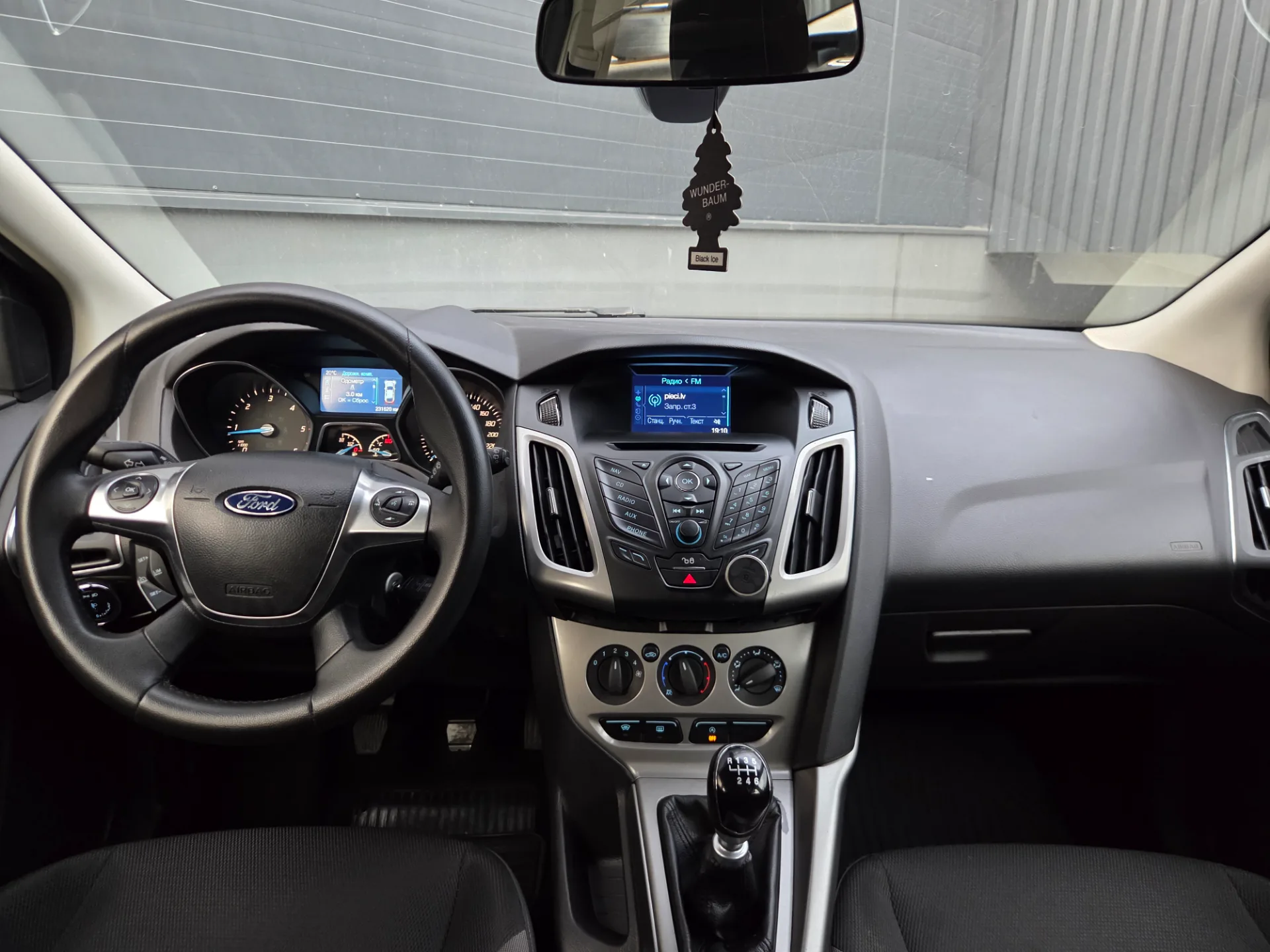Ford Focus, 2014 — 23