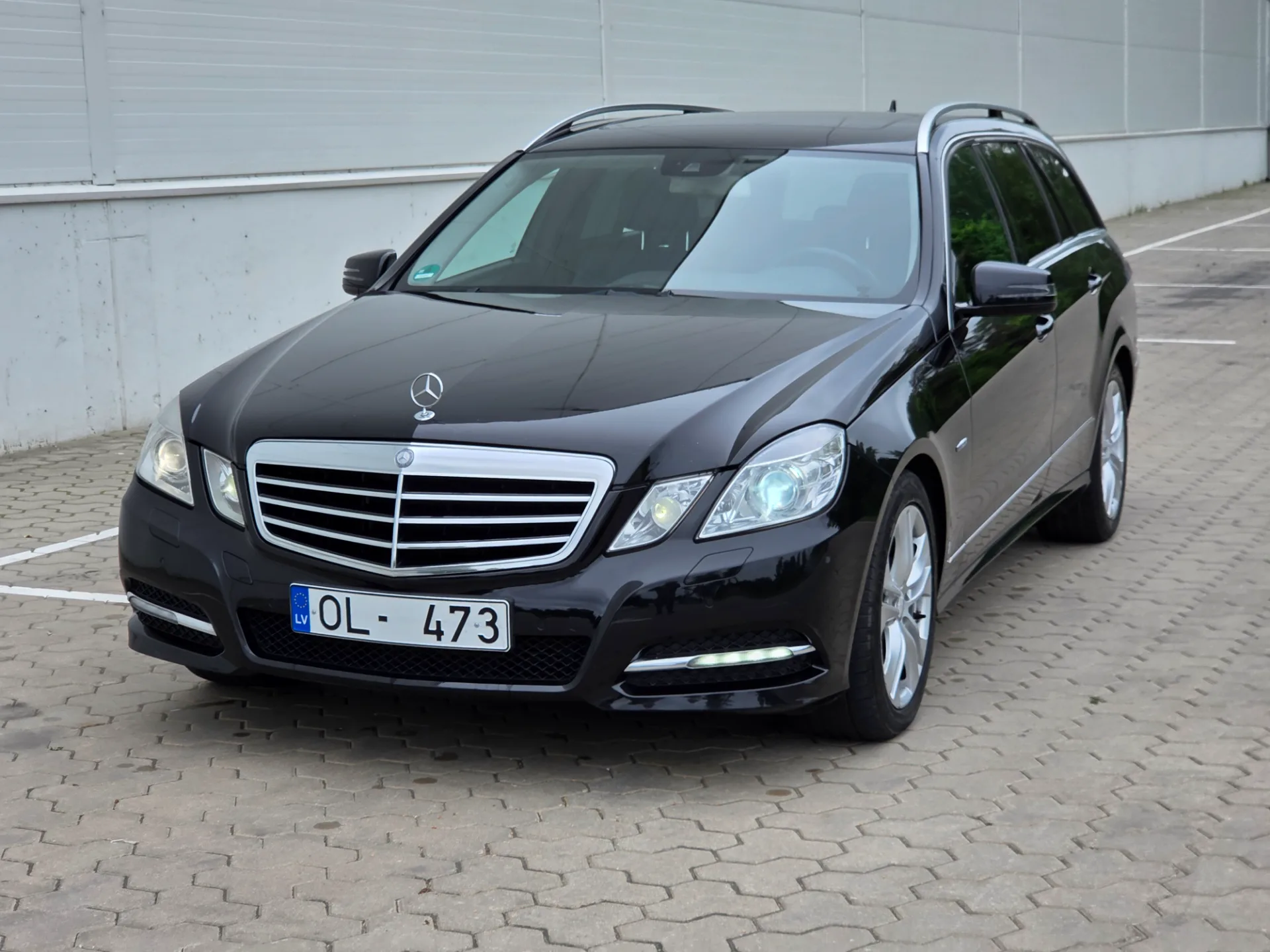 Mercedes-Benz Mercedes E220, 2011 — 18