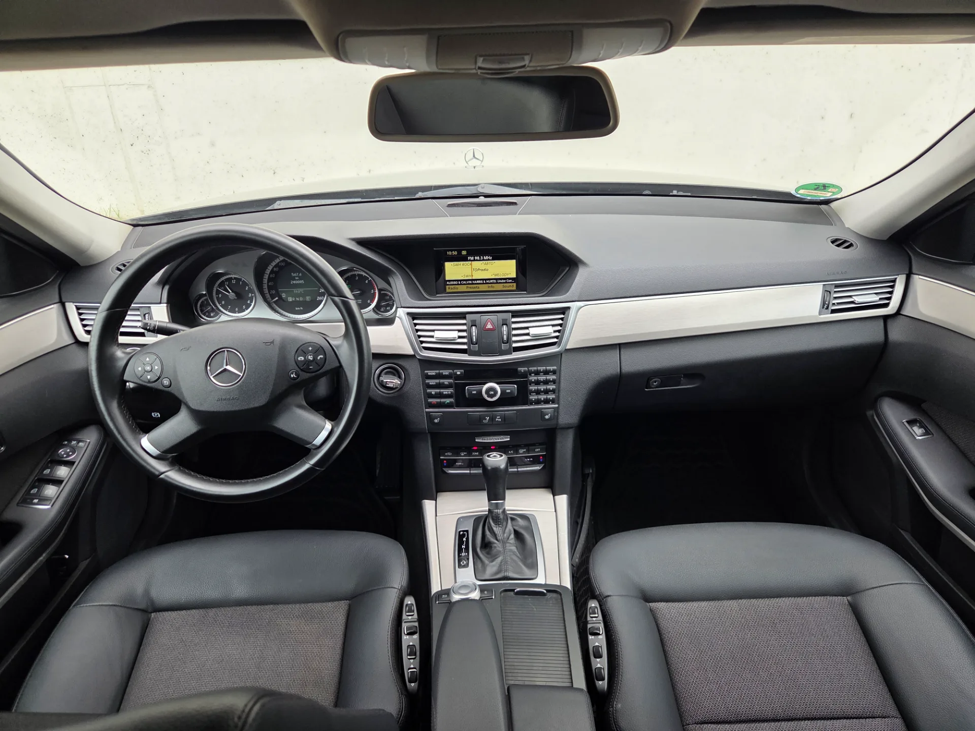 Mercedes-Benz Mercedes E220, 2011 — 21