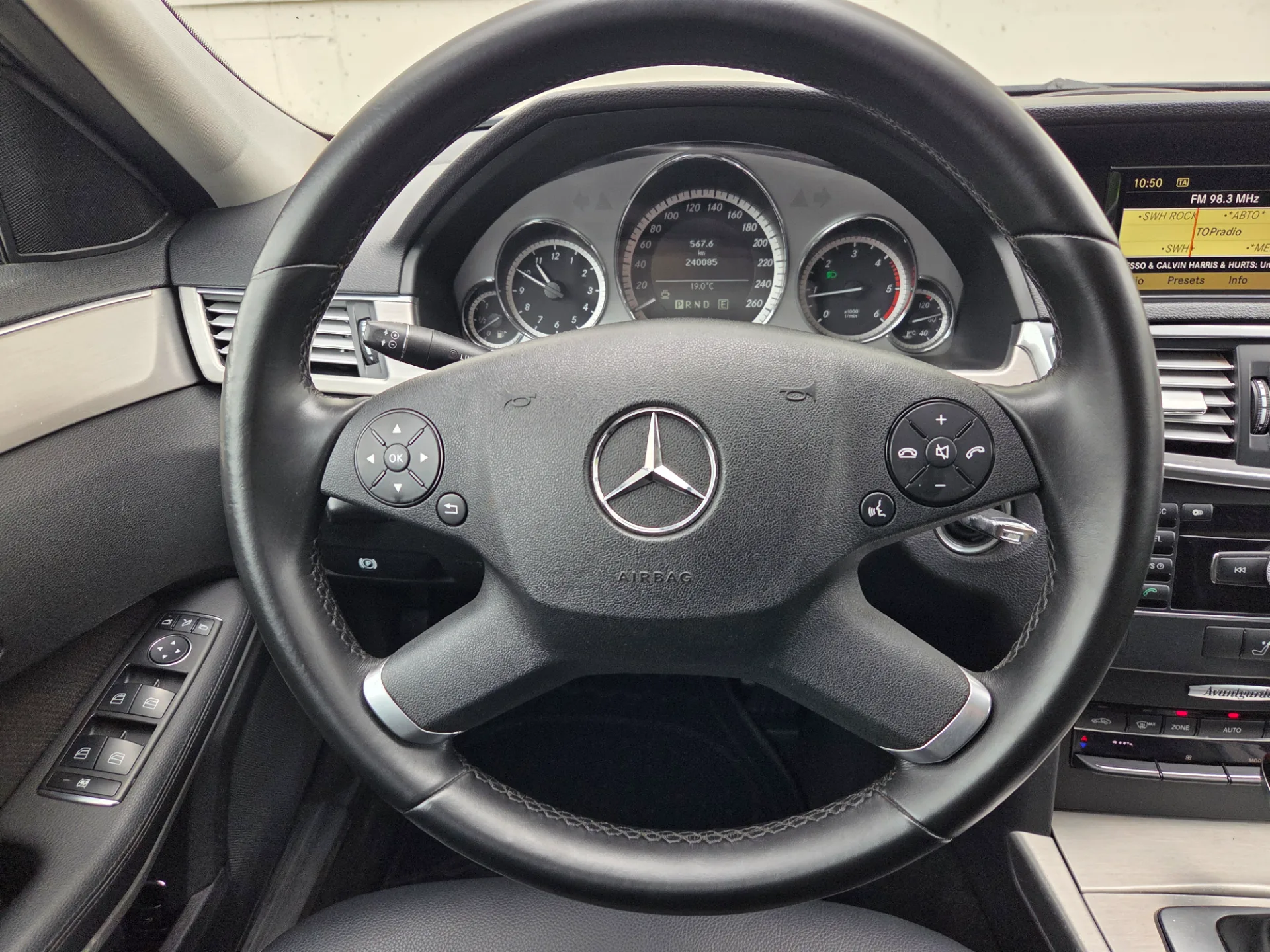 Mercedes-Benz Mercedes E220, 2011 — 25