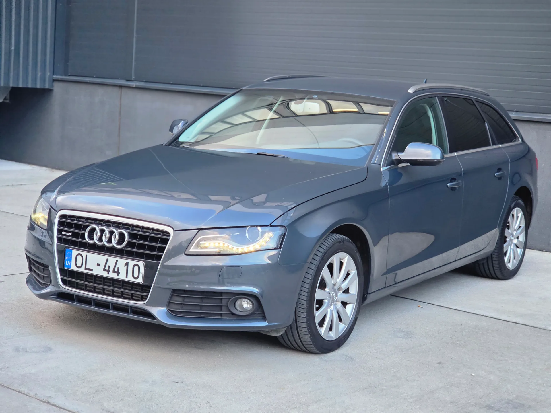 Audi A4, 2010 — 4