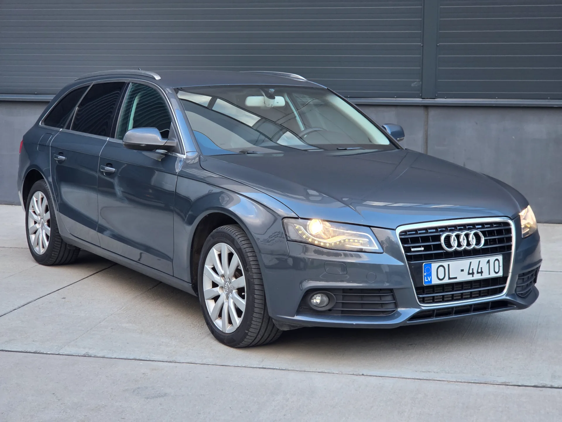 Audi A4, 2010 — 5