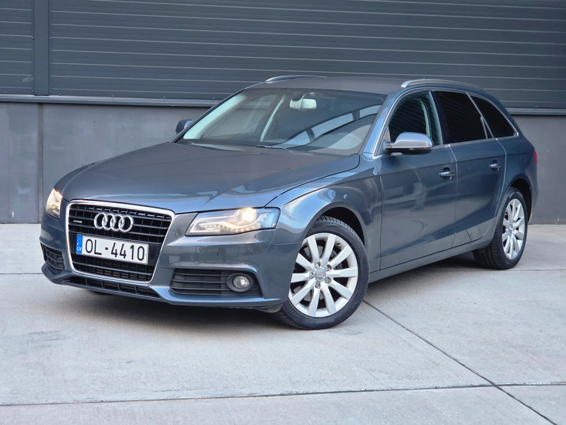 Audi A4, 2010 — 14
