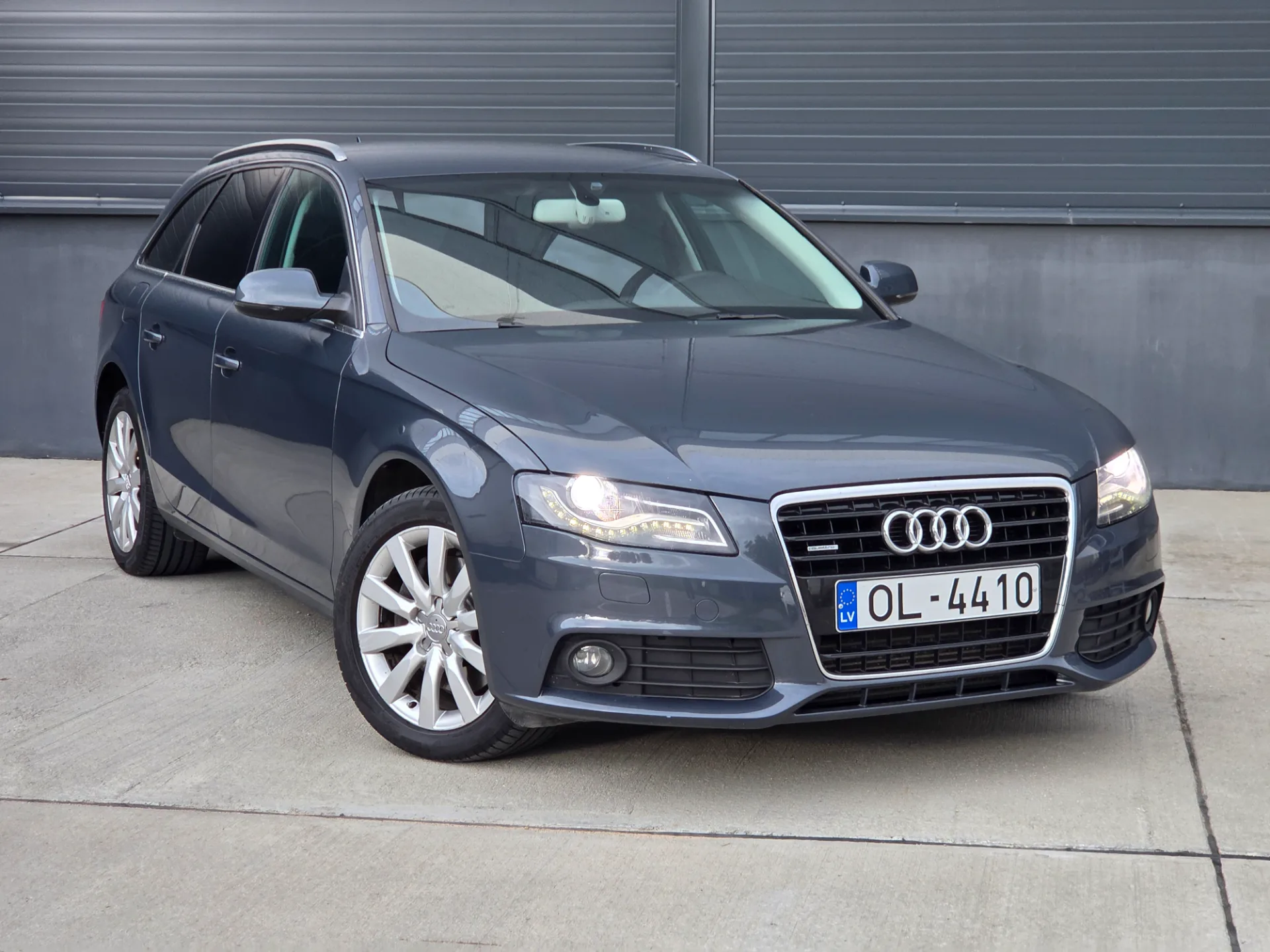 Audi A4, 2010 — 17