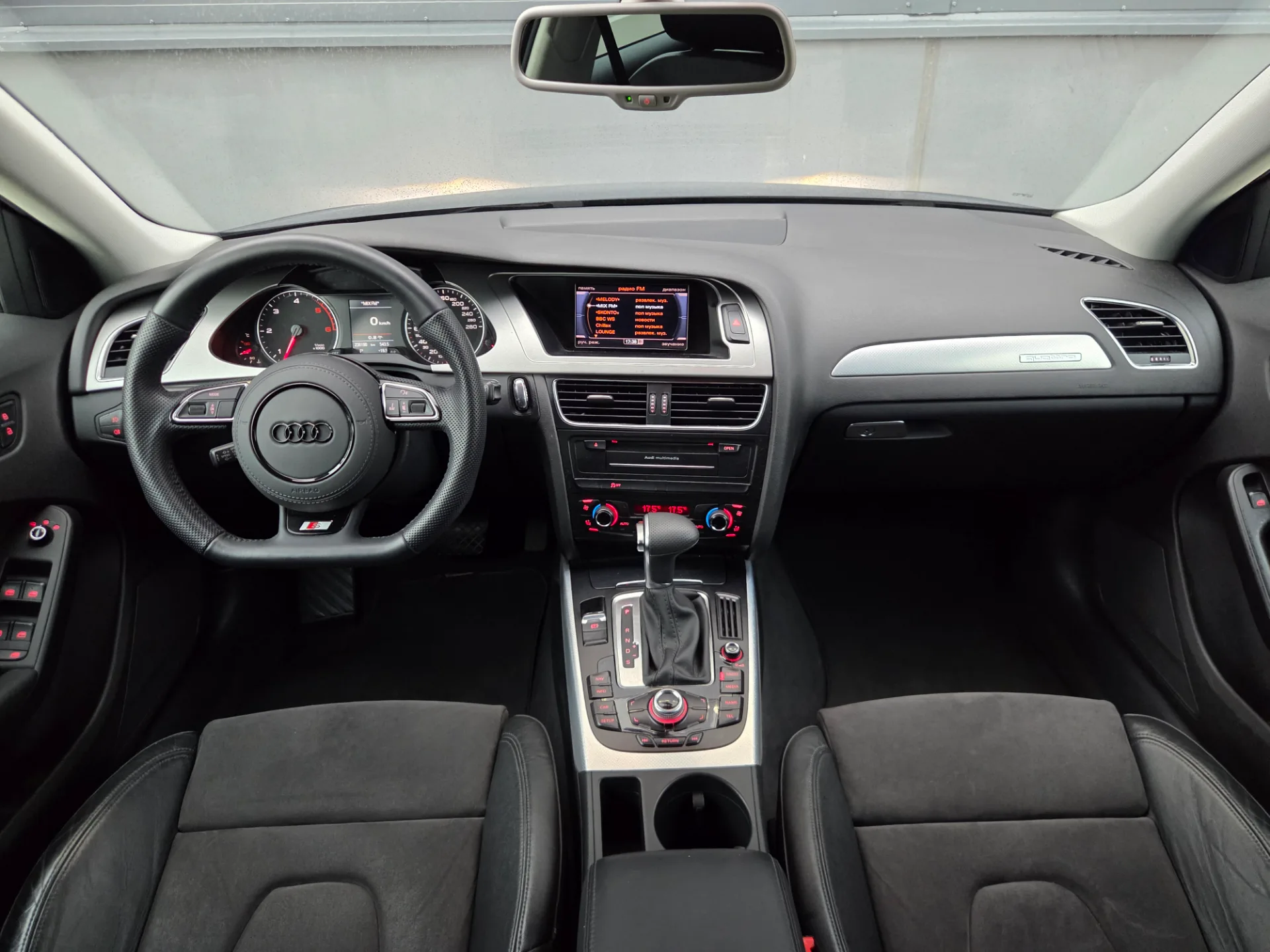 Audi A4, 2010 — 30