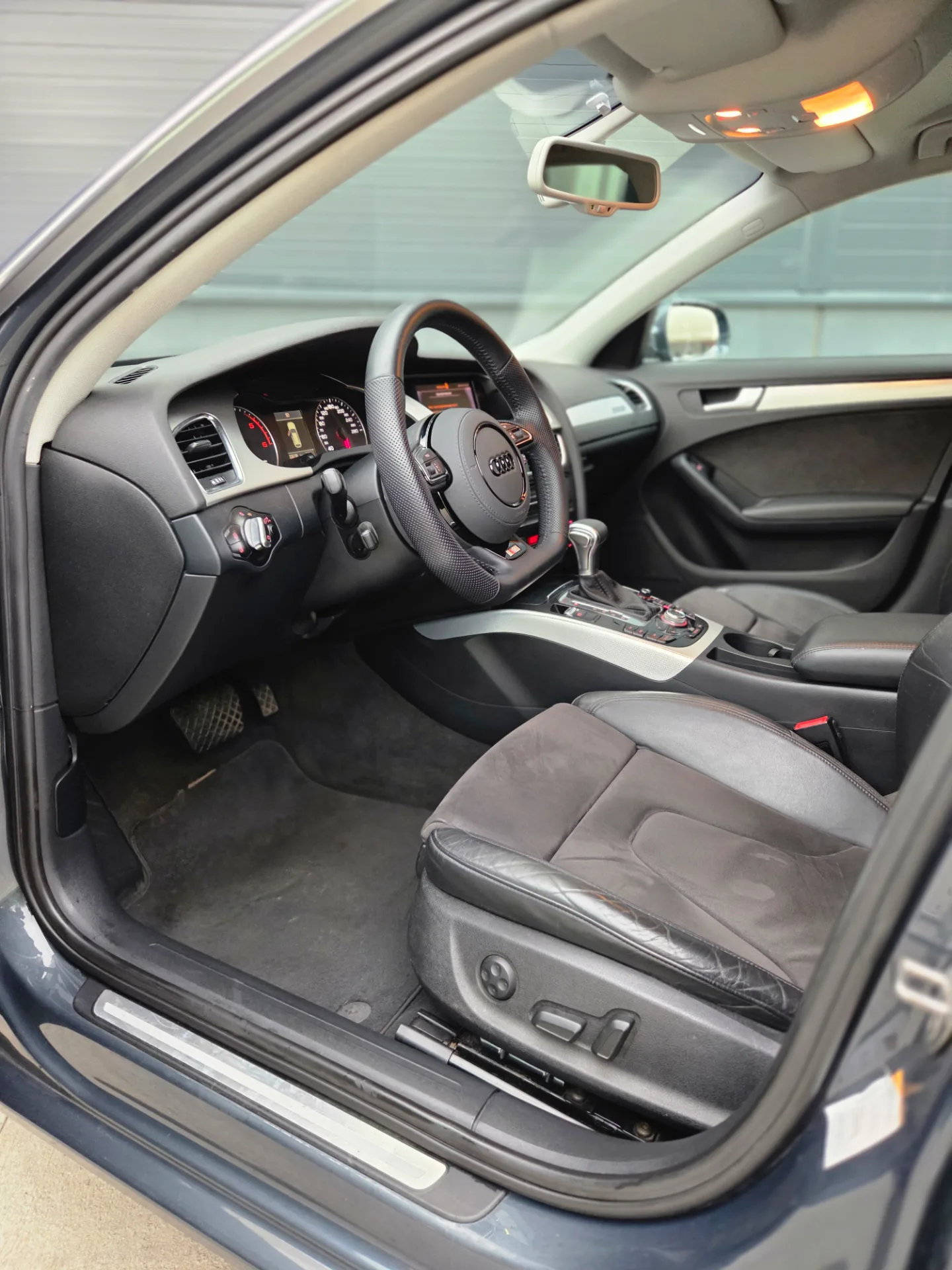Audi A4, 2010 — 38
