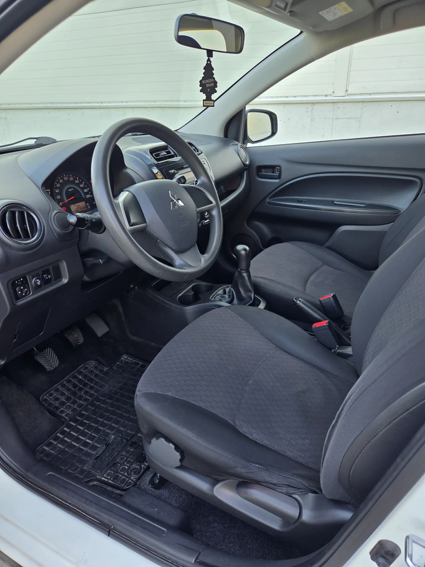 Mitsubishi Space Star, 2018 — 23