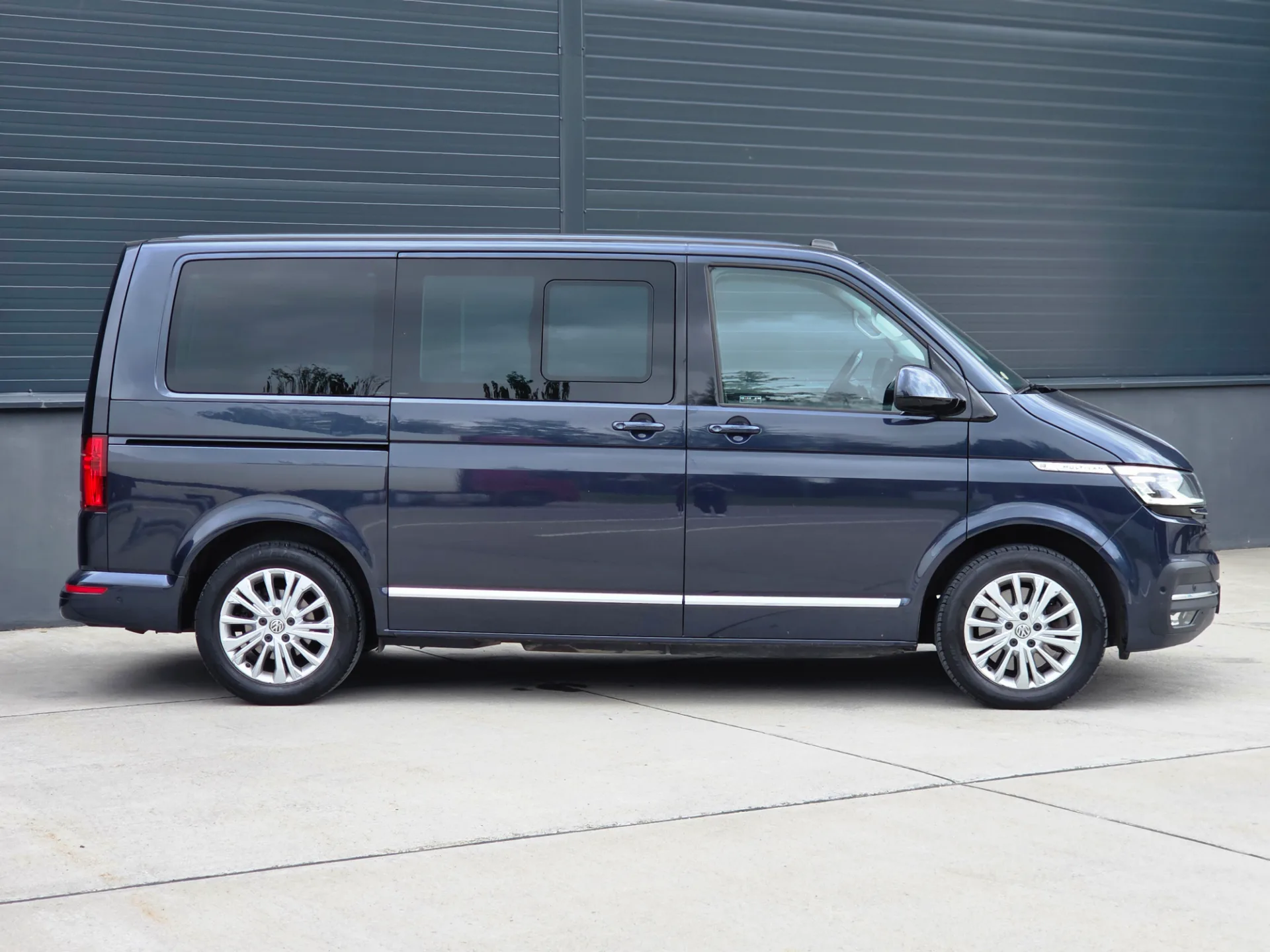 Volkswagen Multivan, 2020 — 10