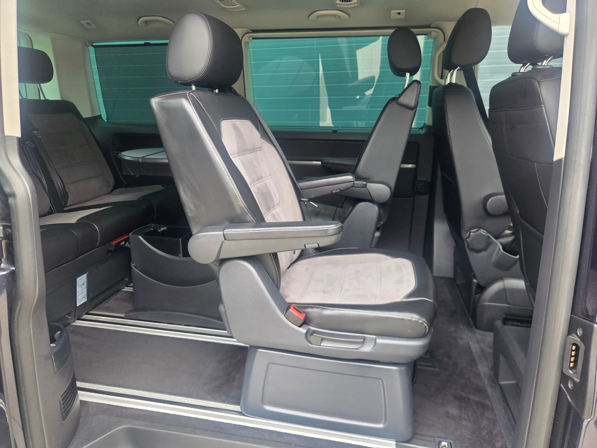 Volkswagen Multivan, 2020 — 23