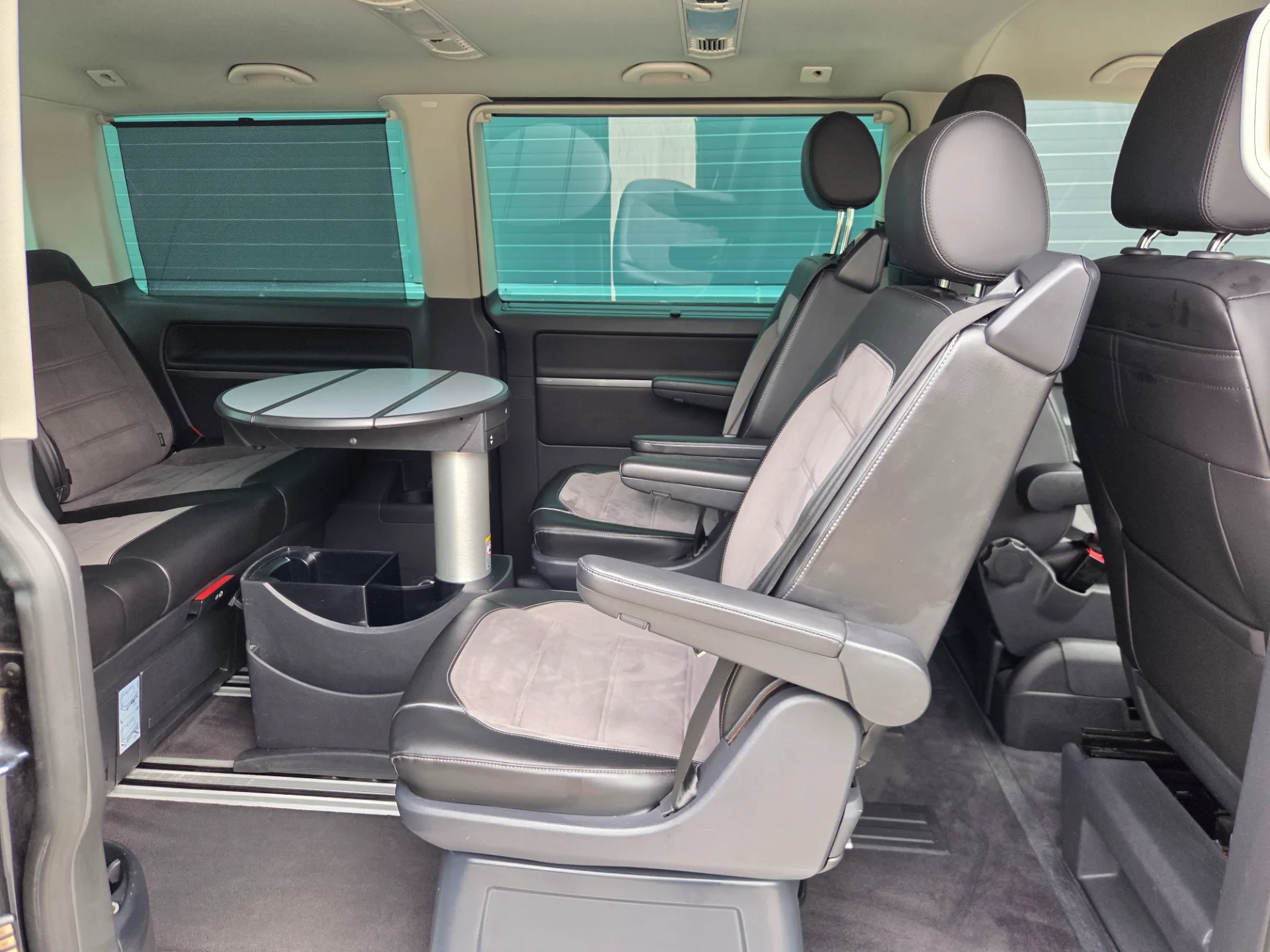 Volkswagen Multivan, 2020 — 25