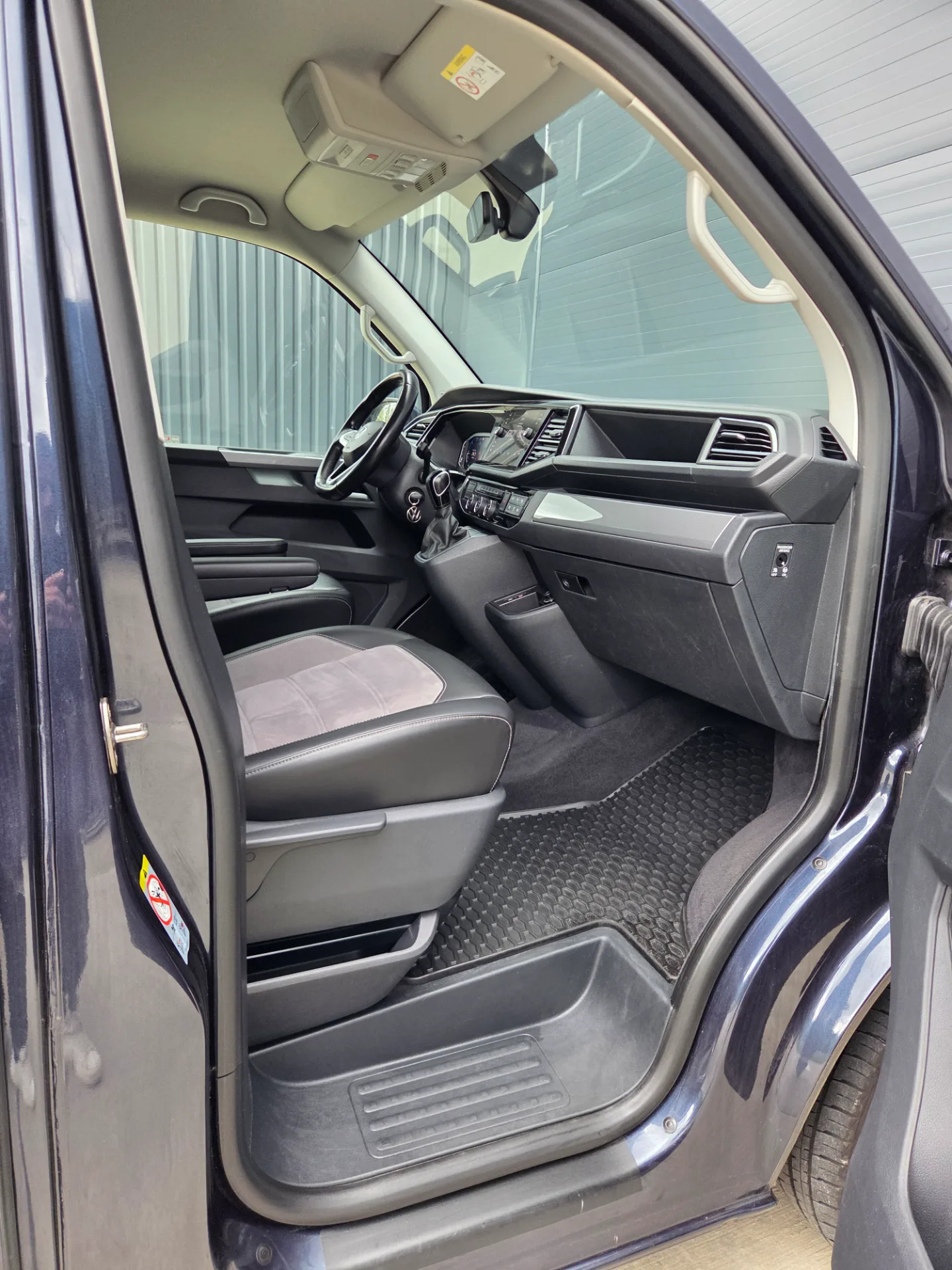 Volkswagen Multivan, 2020 — 27