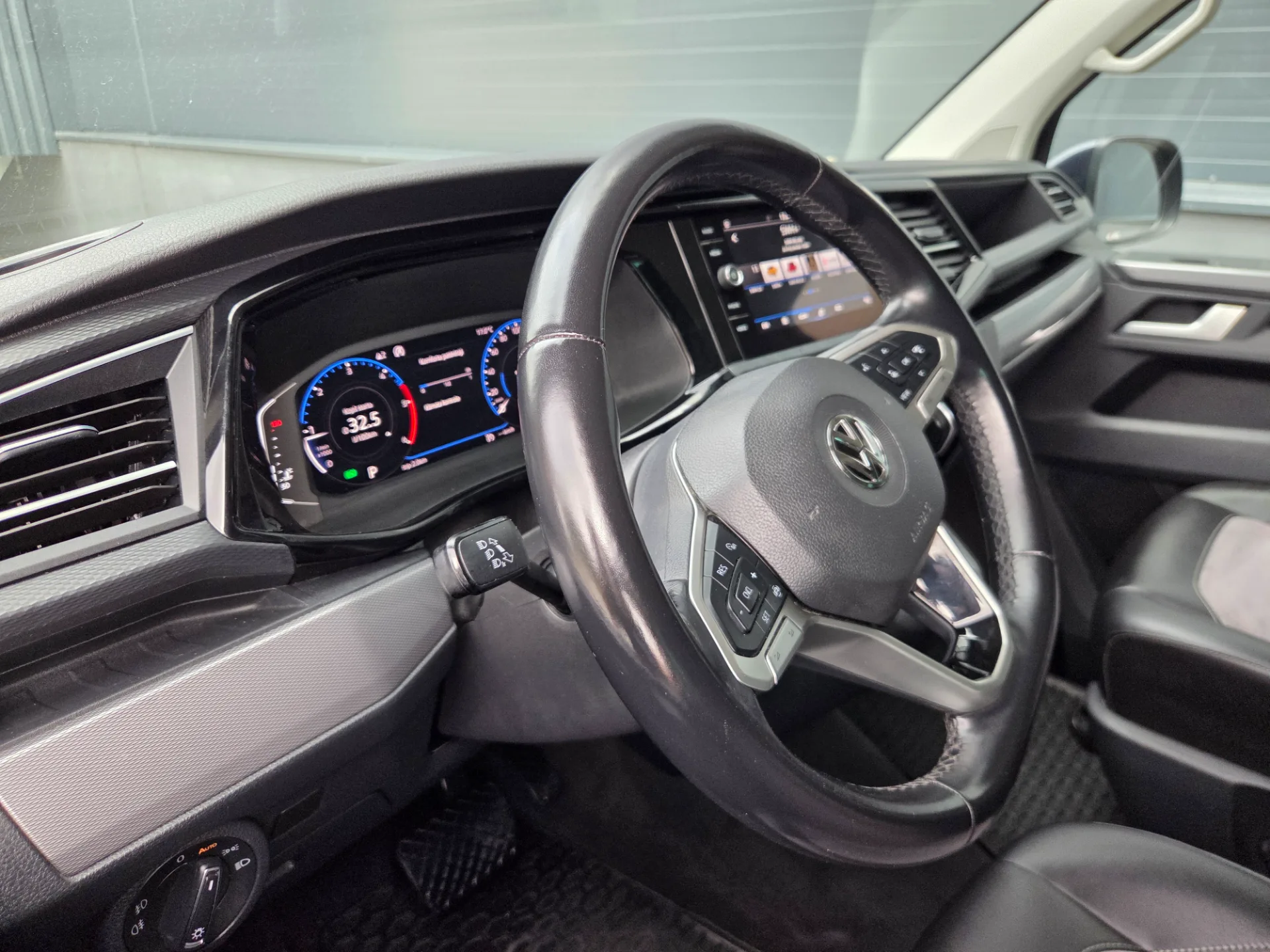 Volkswagen Multivan, 2020 — 33