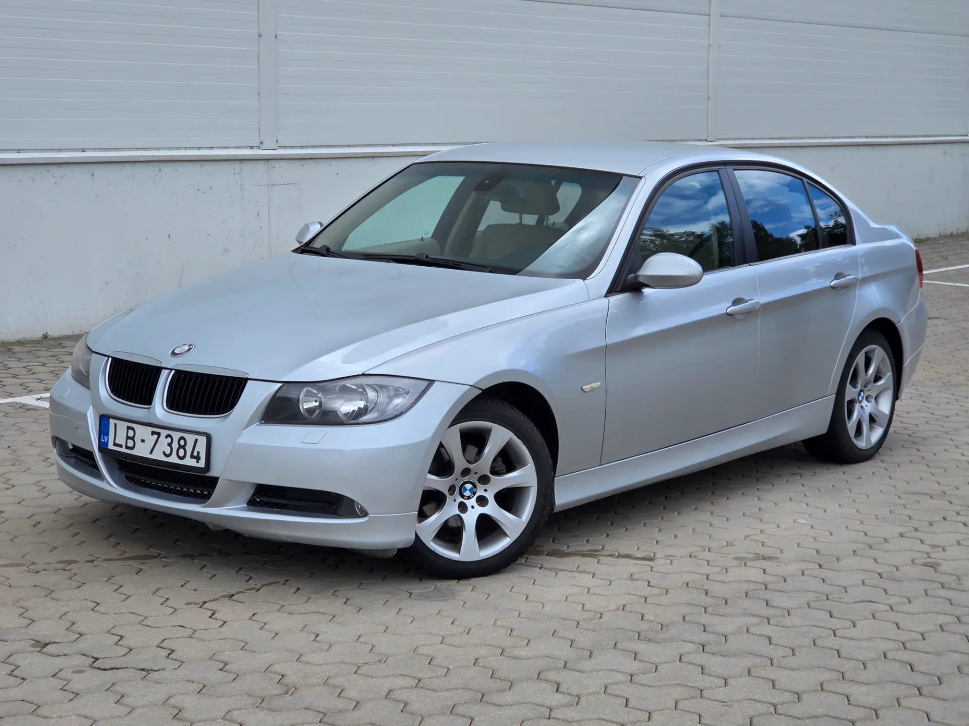 BMW 320, 2006 — 24