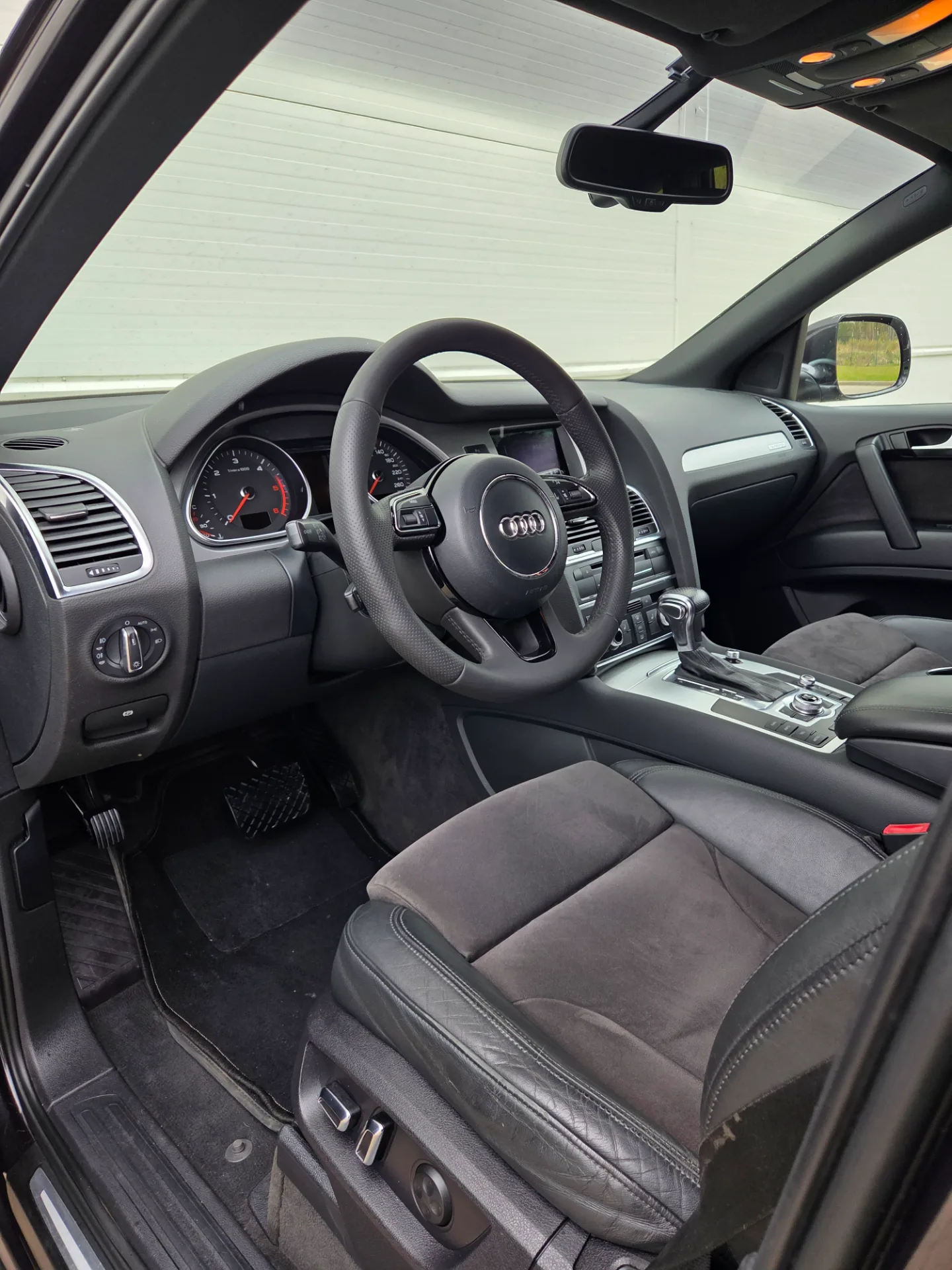 AUDI Q7, 2012 — 44