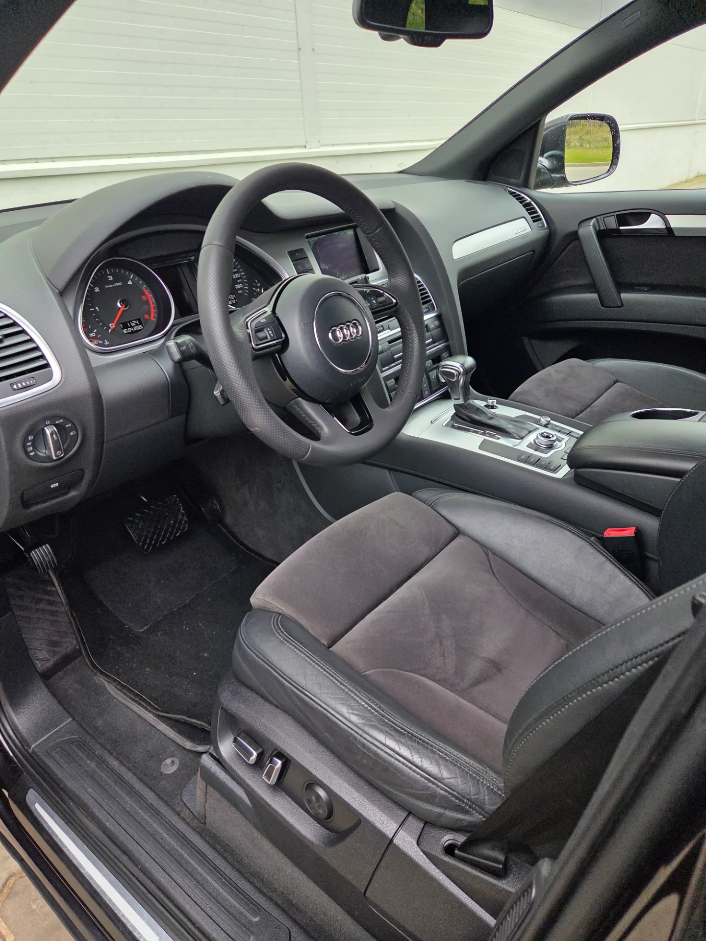 AUDI Q7, 2012 — 51