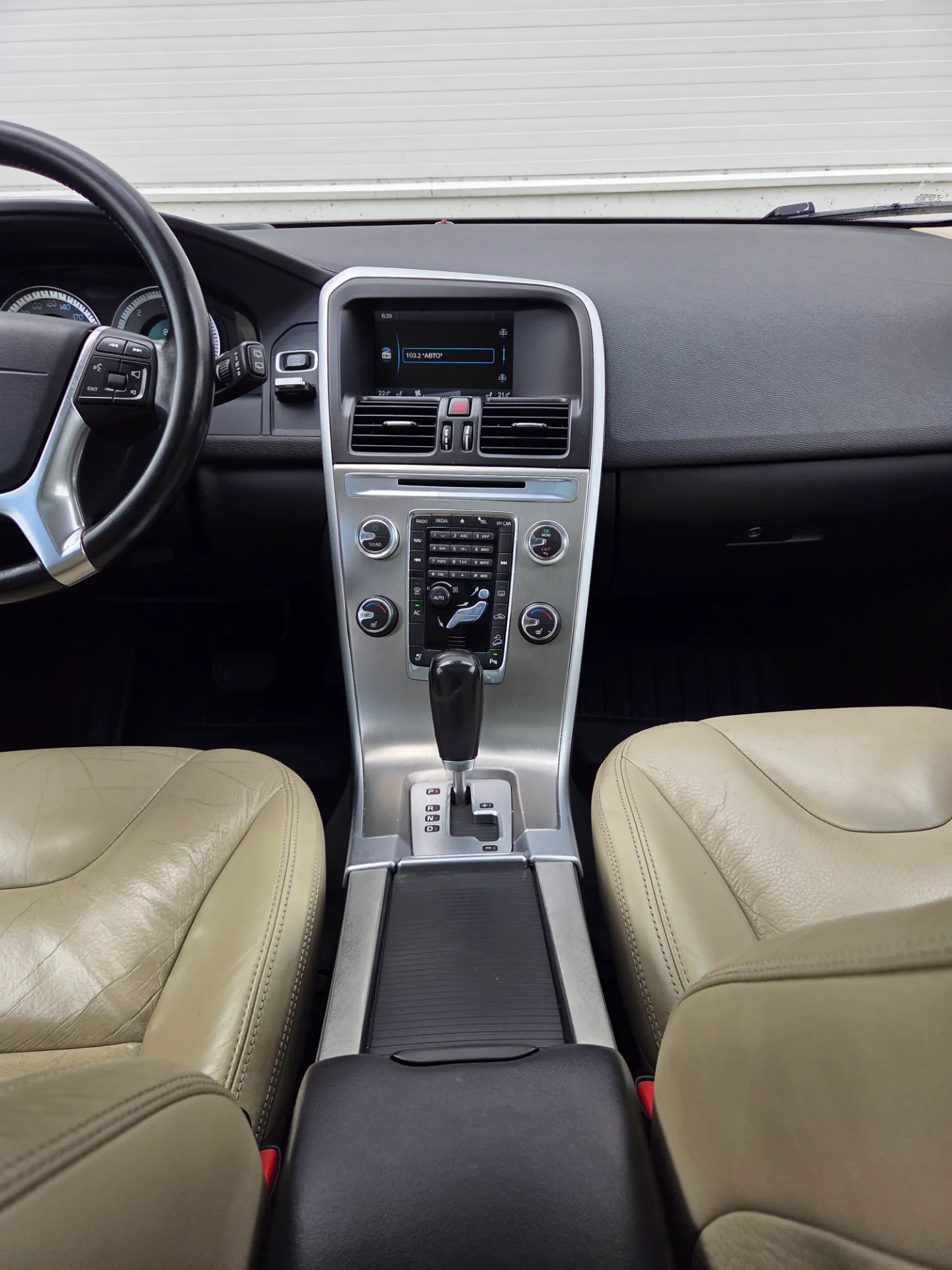 VOLVO XC60, 2011 — 22