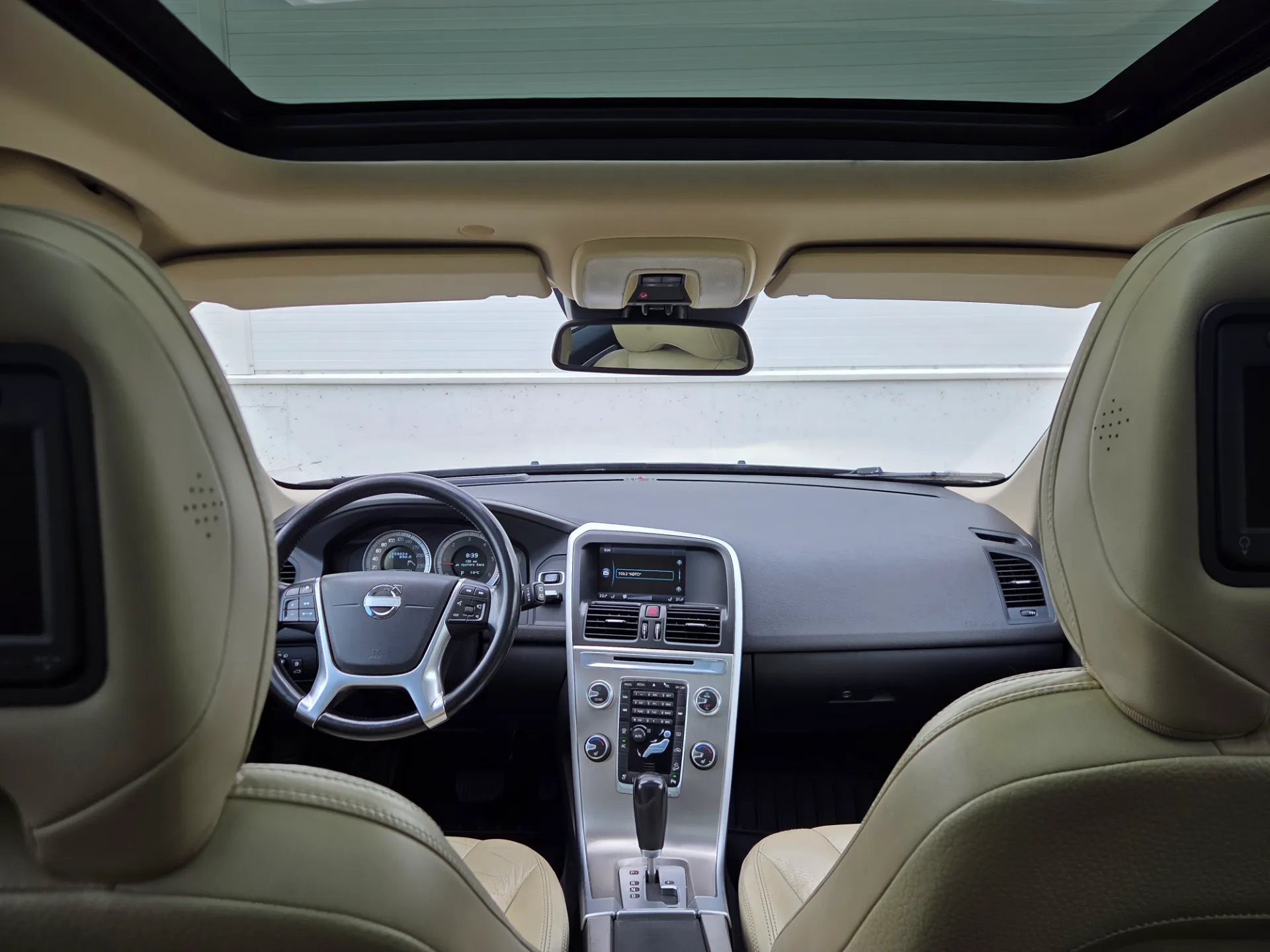 VOLVO XC60, 2011 — 25