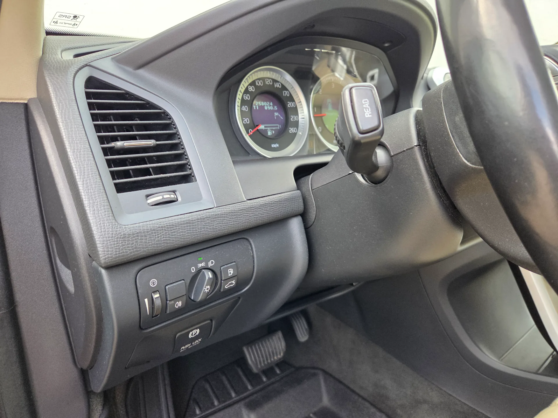 VOLVO XC60, 2011 — 26
