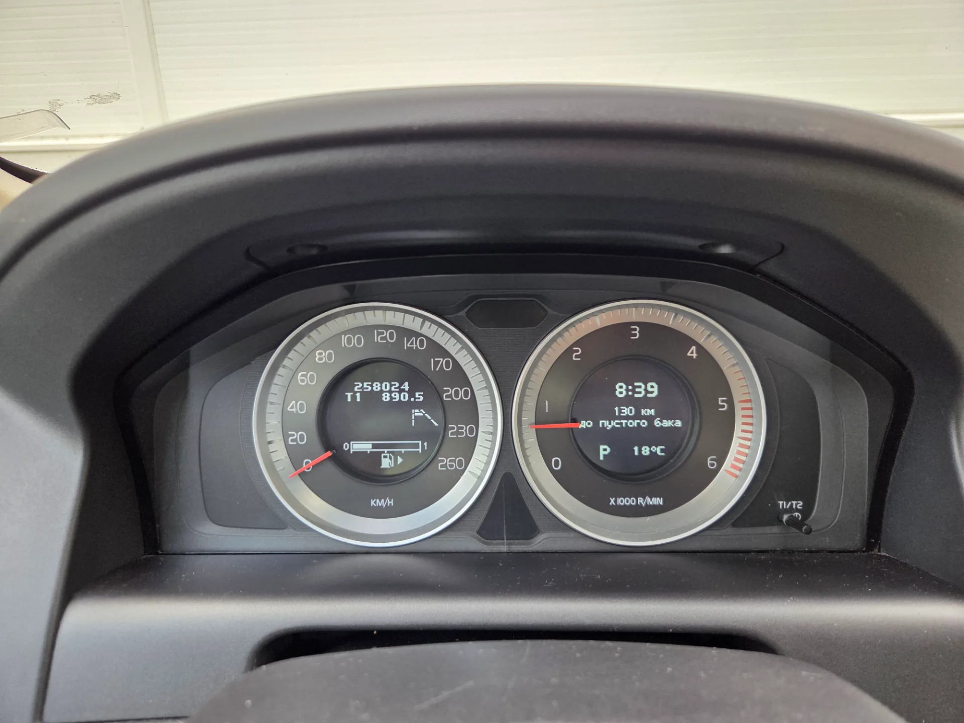 VOLVO XC60, 2011 — 28
