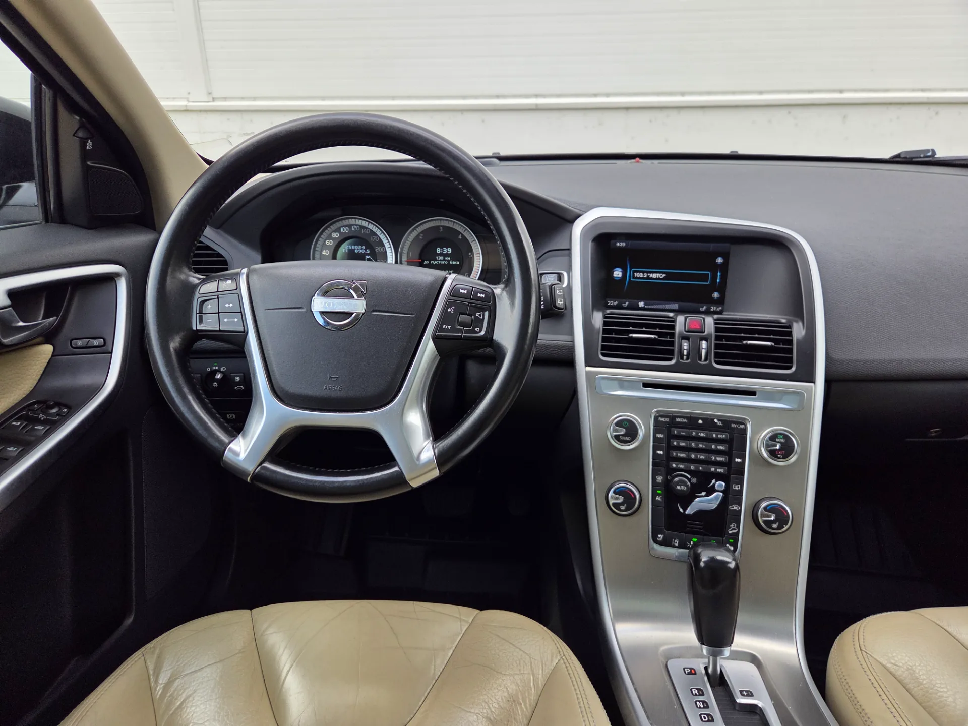 VOLVO XC60, 2011 — 29