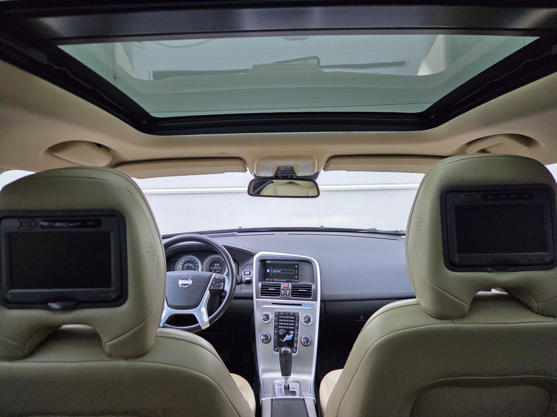 VOLVO XC60, 2011 — 32