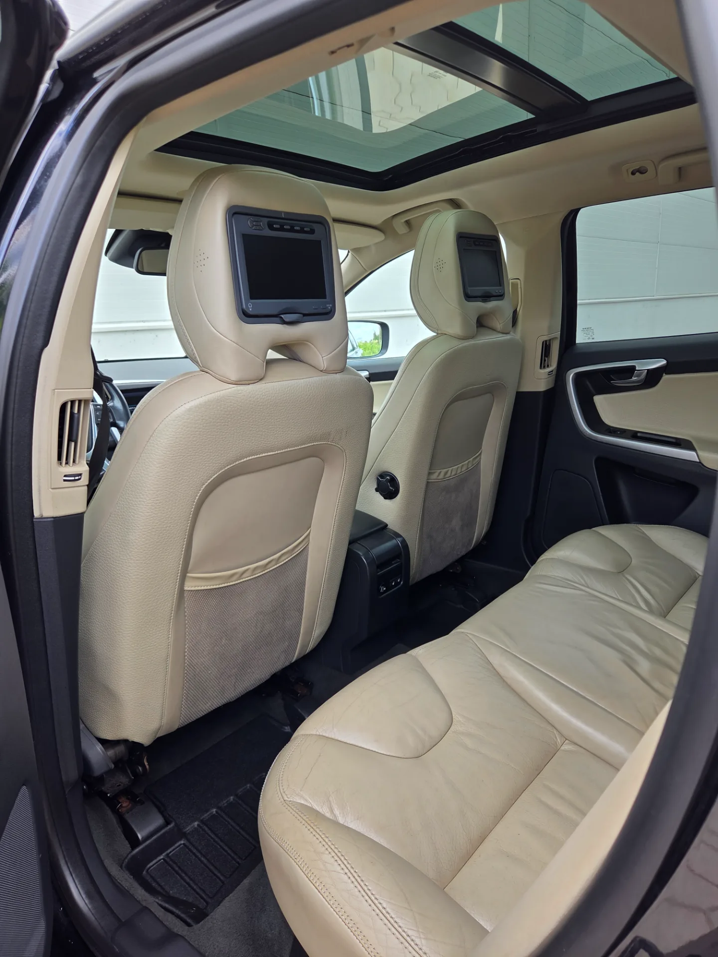 VOLVO XC60, 2011 — 36