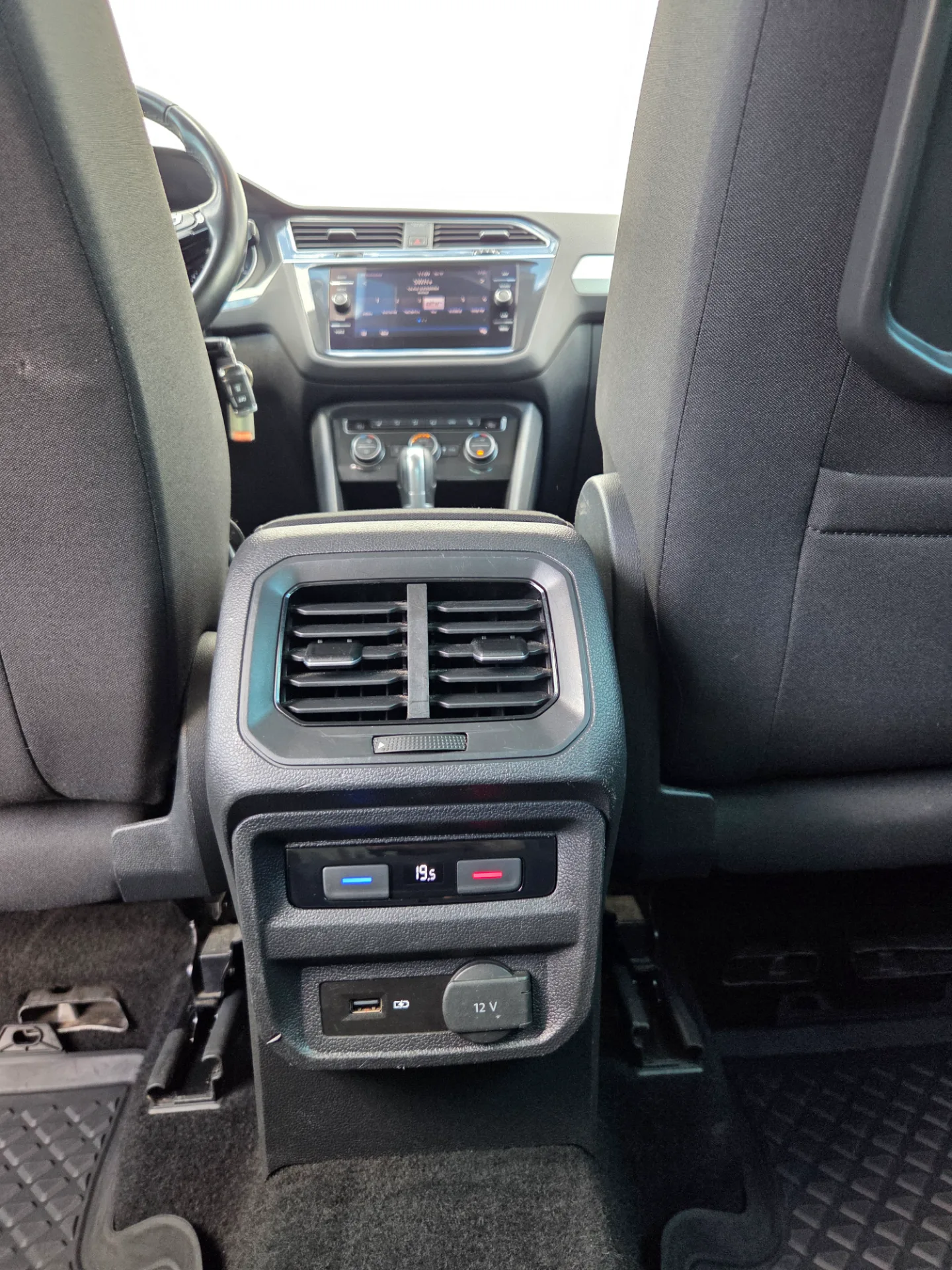 Volkswagen Tiguan, 2019 — 39