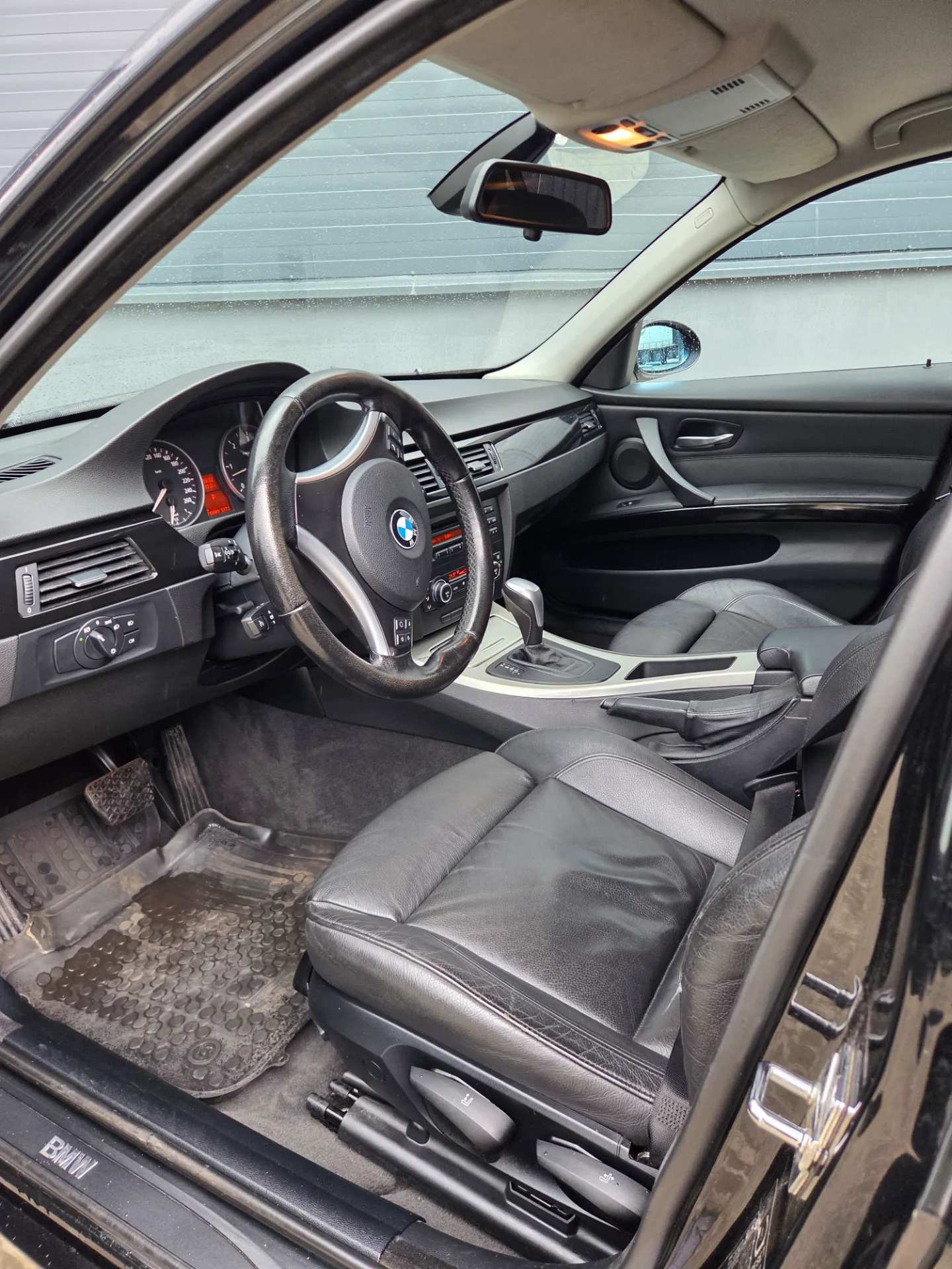 Bmw 330, 2007 — 16