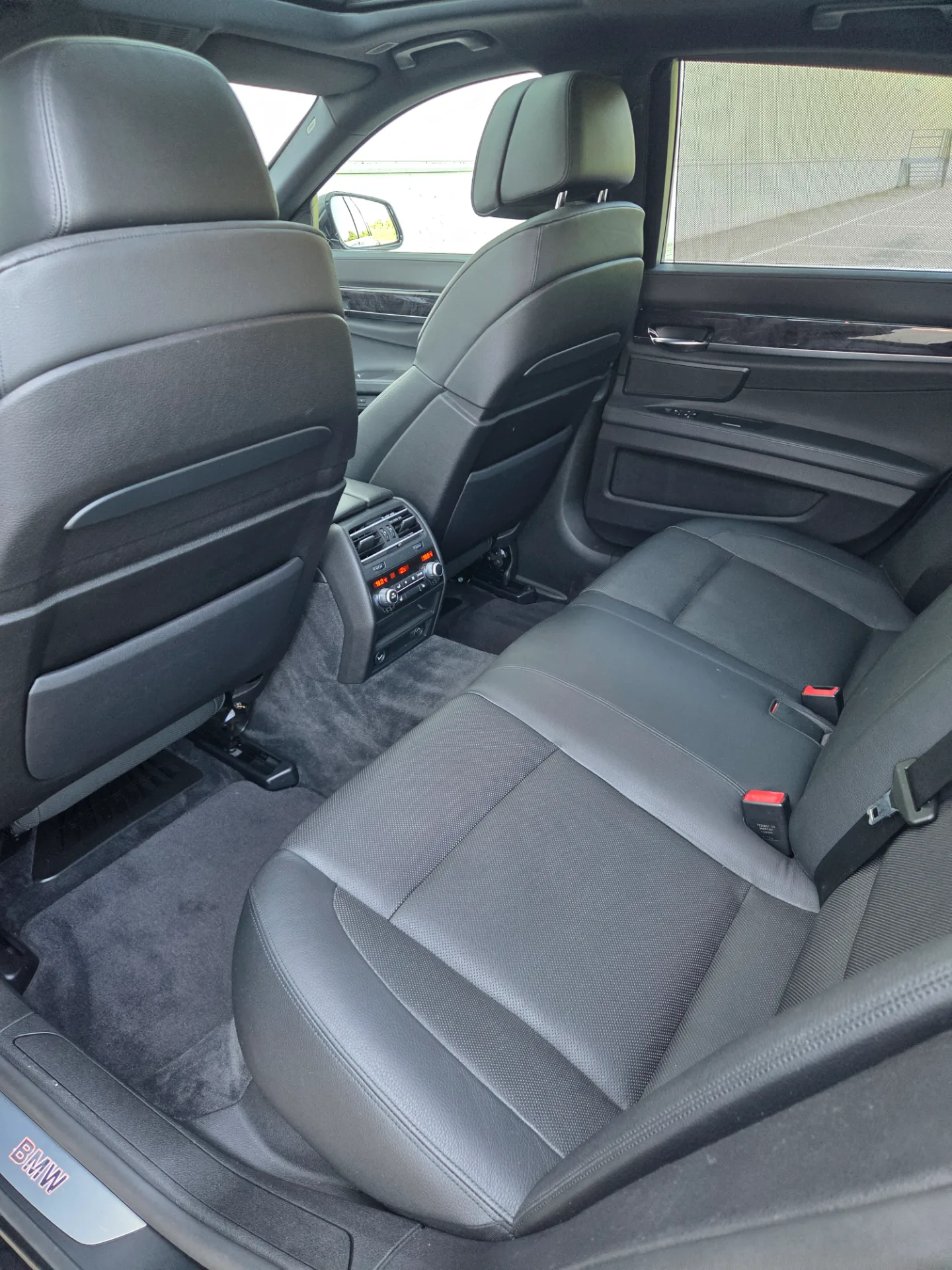 BMW 730, 2011 — 52